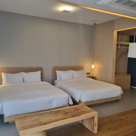Hound Hotel Haeundae Signature Busan Bagian luar foto