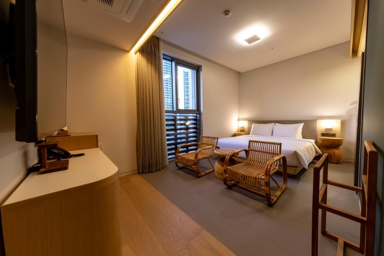 Hound Hotel Haeundae Signature Busan Bagian luar foto