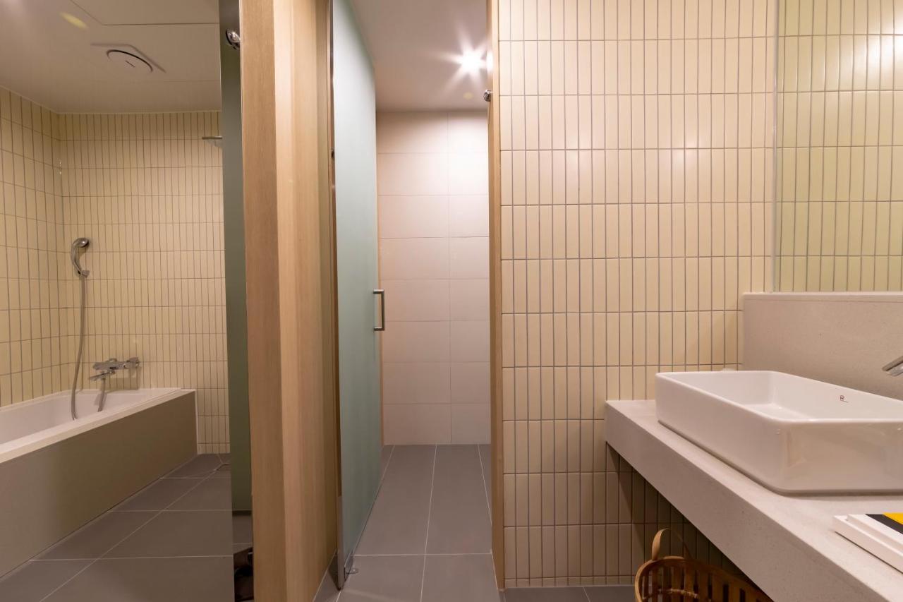 Hound Hotel Haeundae Signature Busan Bagian luar foto