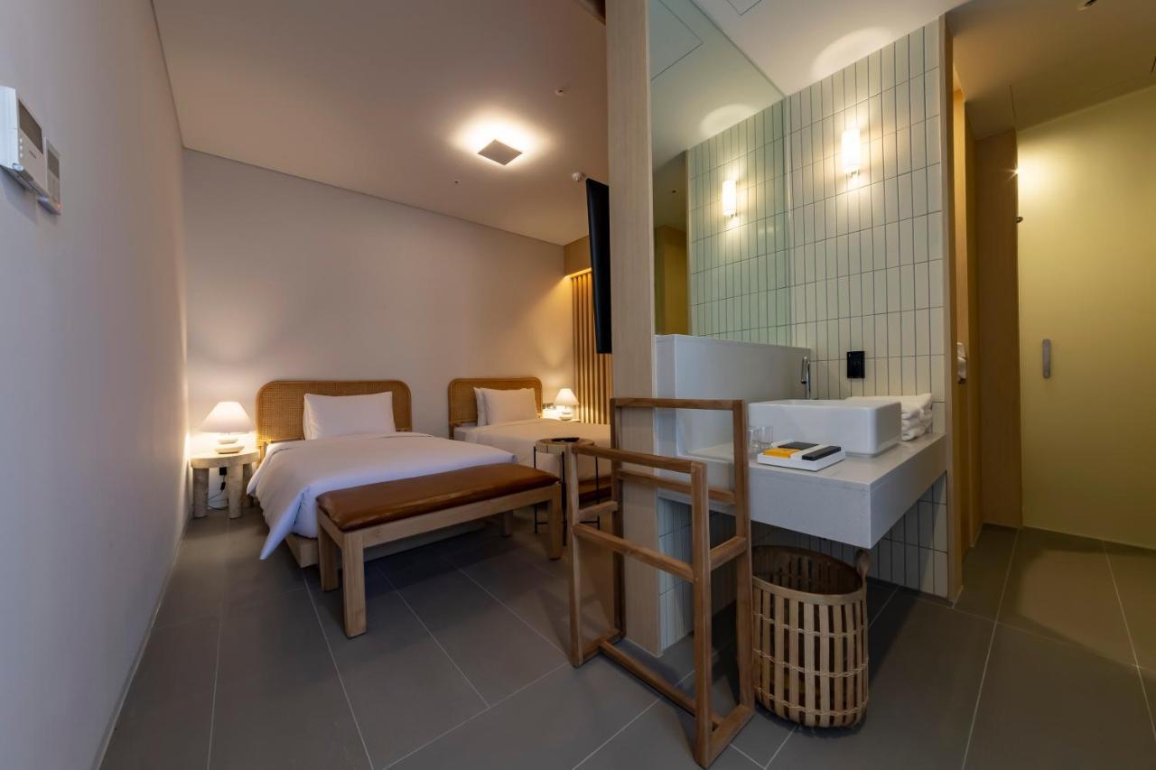 Hound Hotel Haeundae Signature Busan Bagian luar foto