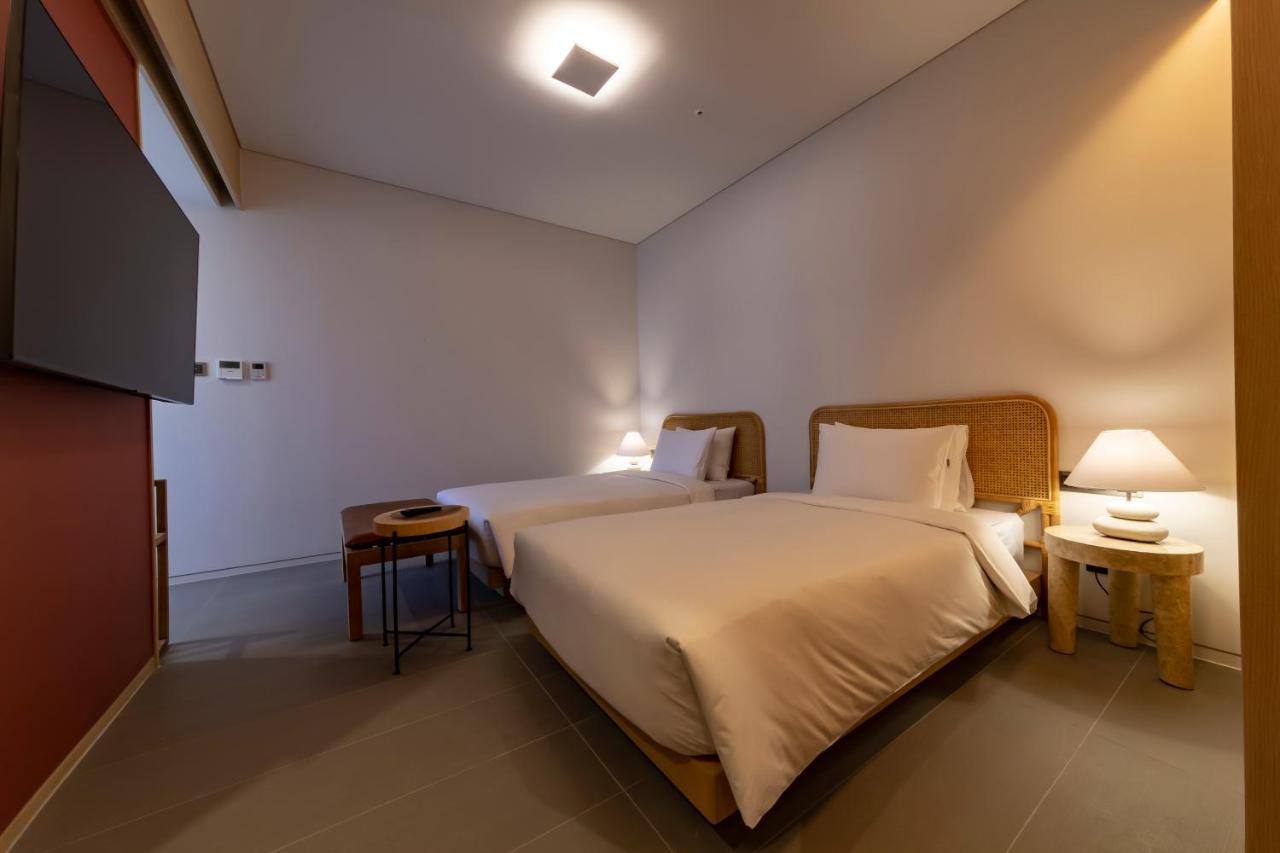 Hound Hotel Haeundae Signature Busan Bagian luar foto