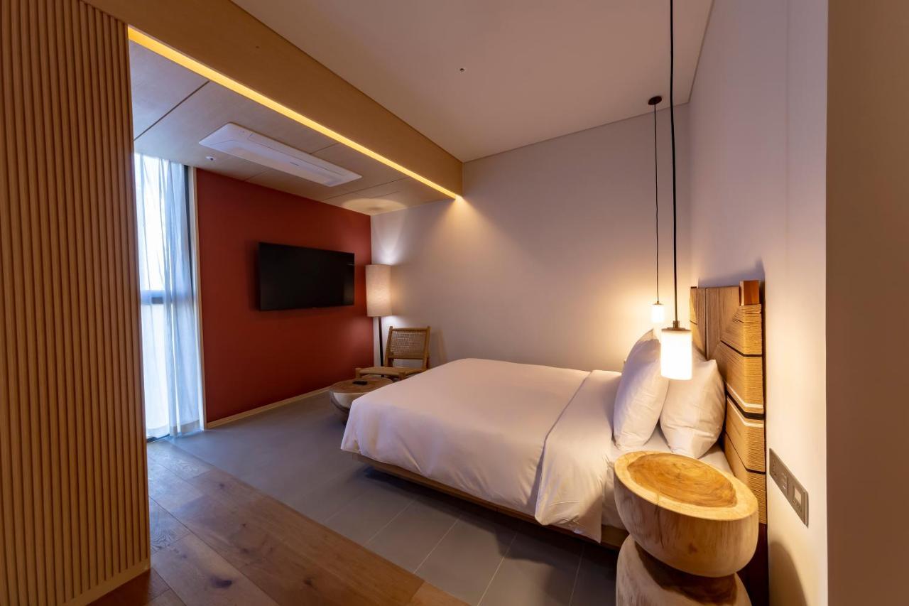 Hound Hotel Haeundae Signature Busan Bagian luar foto
