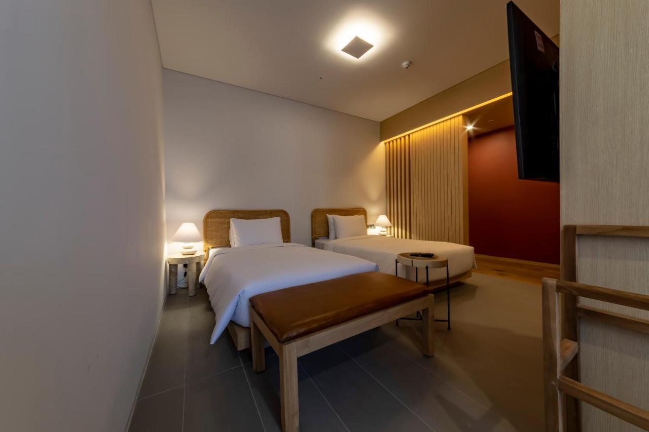 Hound Hotel Haeundae Signature Busan Bagian luar foto