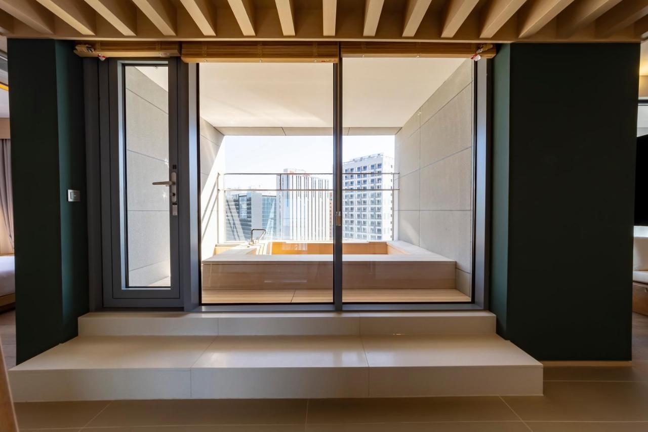 Hound Hotel Haeundae Signature Busan Bagian luar foto