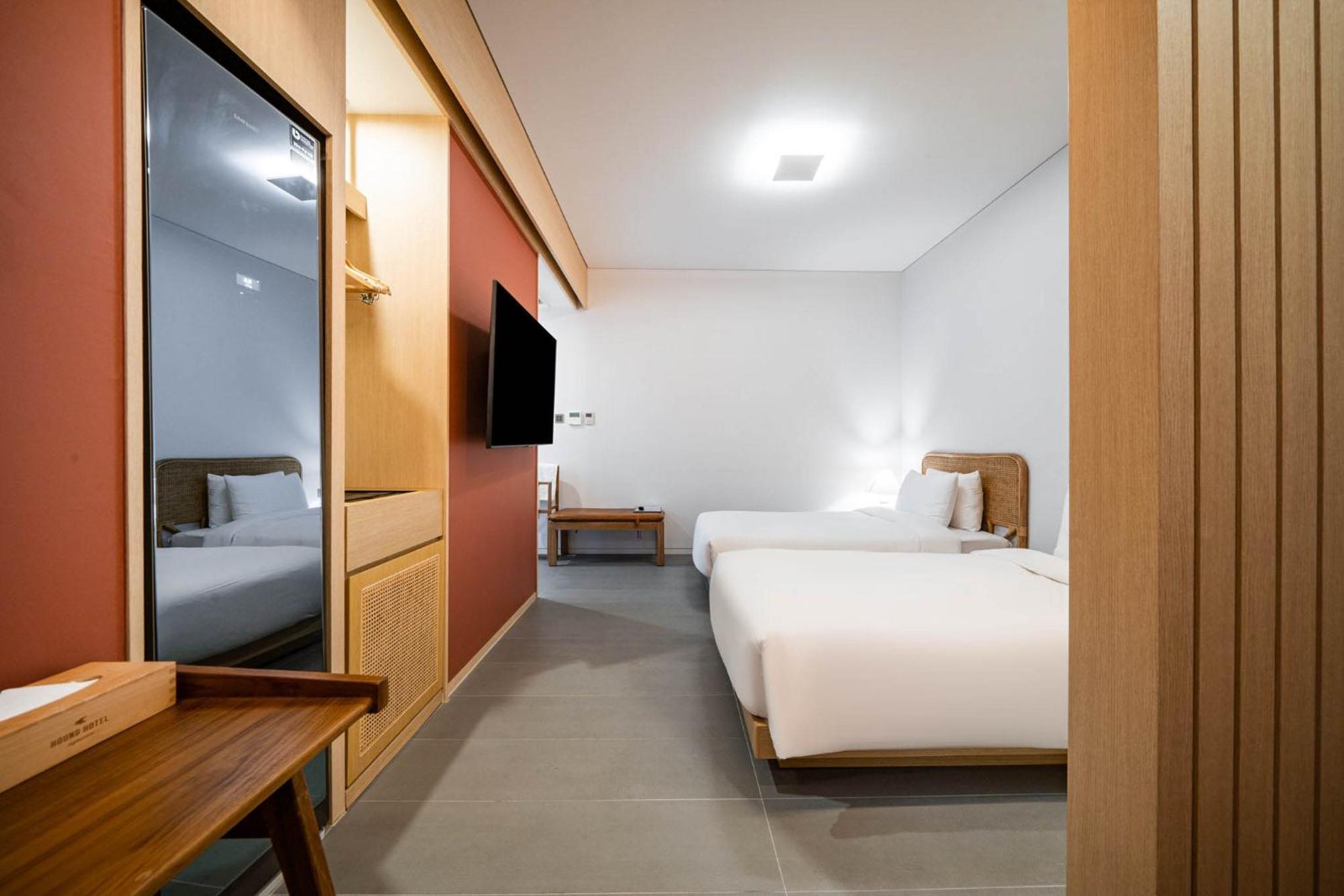 Hound Hotel Haeundae Signature Busan Bagian luar foto